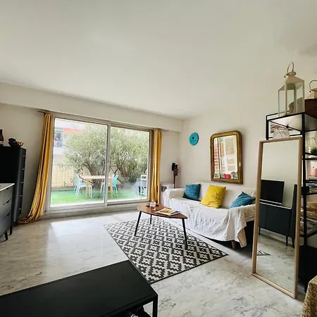 Avec Grande Terrasse דירה